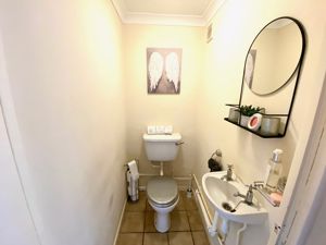 Guest WC- click for photo gallery